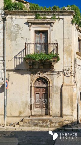 Casa indipendente in residenziale in Via Eloro