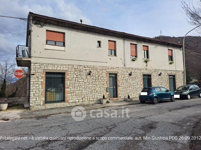 Casa indipendente in residenziale in Via Monte Catria 1