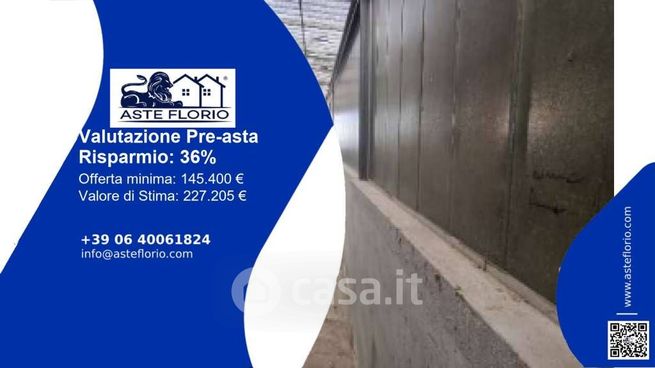 Capannone in commerciale in Via Cesare Battisti 10