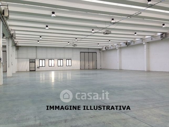 Capannone in commerciale in Traversa Il Crocifisso 10