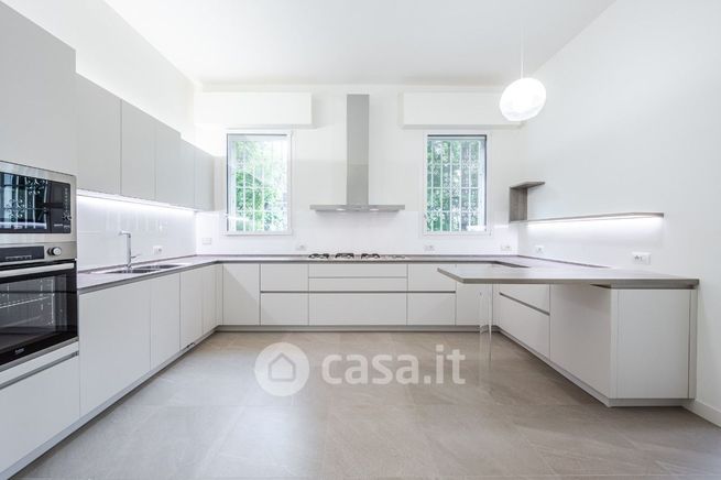 Appartamento in residenziale in Via Bellacosta