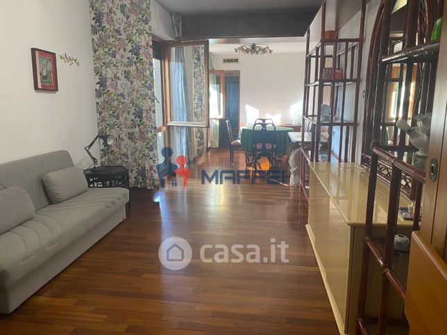 Appartamento in residenziale in Via Flavio Gioia