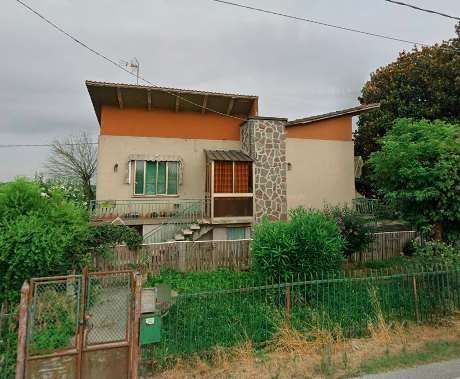 Casa indipendente in residenziale in Via Guglielmo Marconi