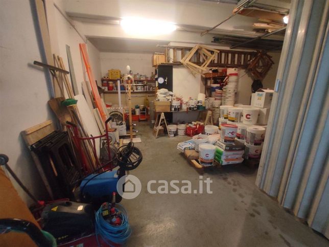 Garage/posto auto in residenziale in Via Alessandro Manzoni