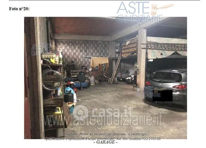 Box/posto auto in residenziale in Via Nuova 4