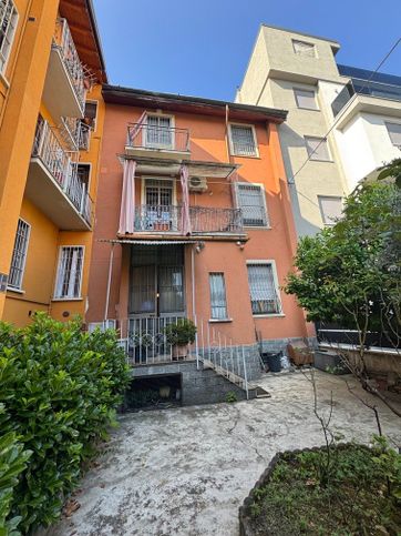 Appartamento in residenziale in Viale Marche 31