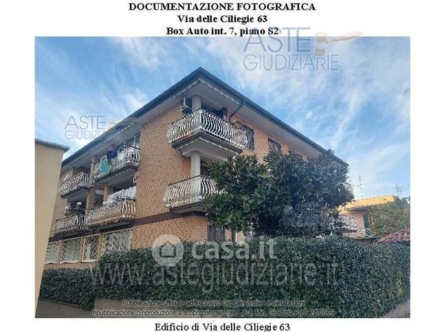 Box/posto auto in residenziale in Via delle Ciliegie 63