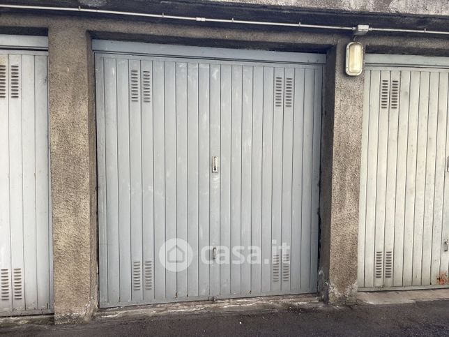 Box/posto auto in residenziale in Via Sempione 25