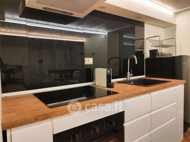 Appartamento in residenziale in Via Crescenzio Galatola 25