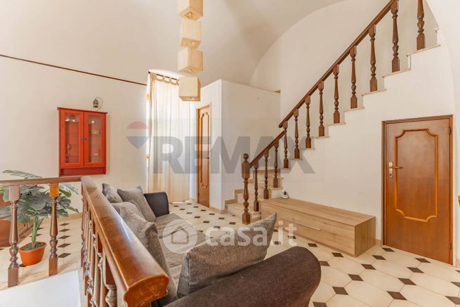 Casa indipendente in residenziale in 
