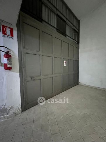 Box/posto auto in residenziale in Via Libertà 27