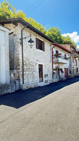 Casa indipendente in residenziale in Via Santa Maria