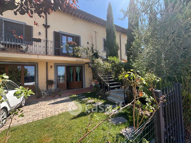 Villetta a schiera in residenziale in