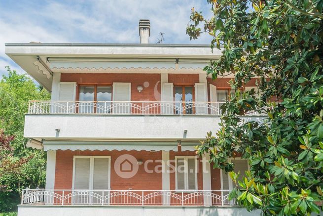 Appartamento in residenziale in Via Adige 43