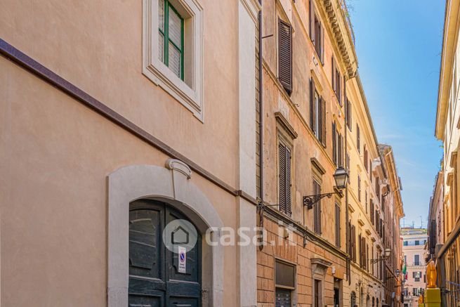 Appartamento in residenziale in Via dei Greci 6