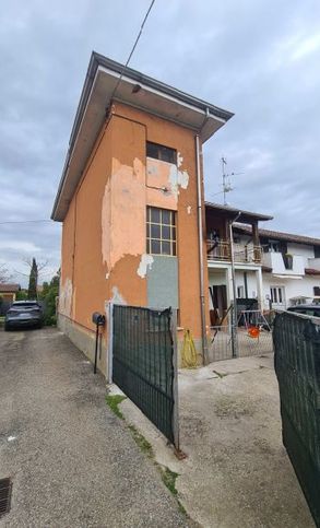 Casa indipendente in residenziale in Via Chiabrera 4