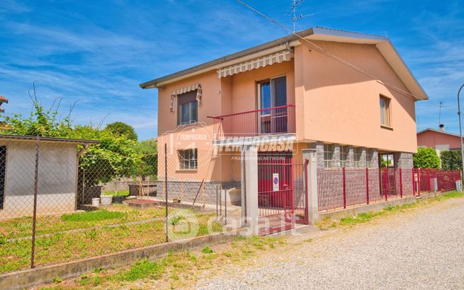 Casa indipendente in residenziale in Via Cervino