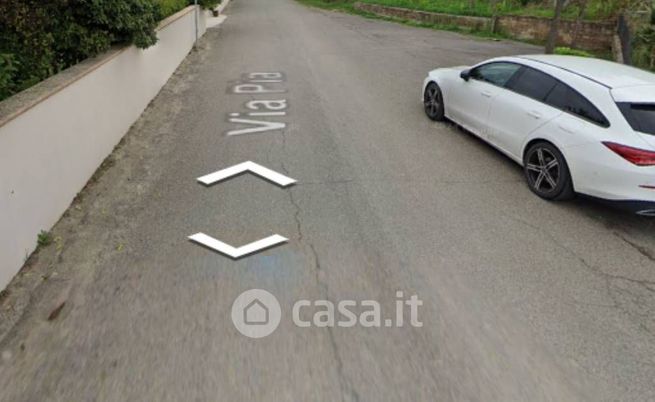 Capannone in commerciale in Via Pia