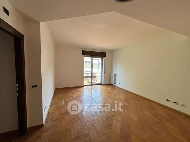 Appartamento in residenziale in Via Giuseppe Grazioli 20