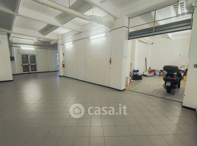 Box/posto auto in residenziale in Via Casata Centuriona 19  R
