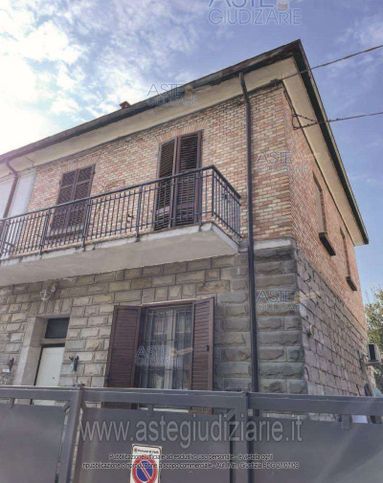 Villa in residenziale in Via Luigi Acquisti 32