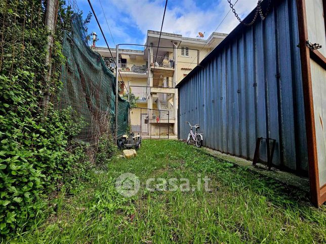 Casa bi/trifamiliare in residenziale in Via Lamia 110