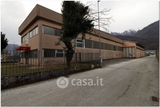 Capannone in commerciale in Via delle Mondacce