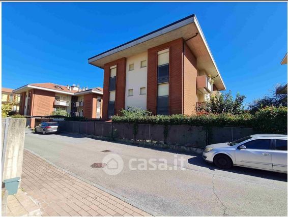 Appartamento in residenziale in Via Giosuè Carducci 10