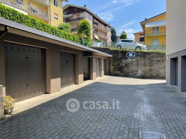 Box/posto auto in residenziale in Via Giovanni Giolitti 5