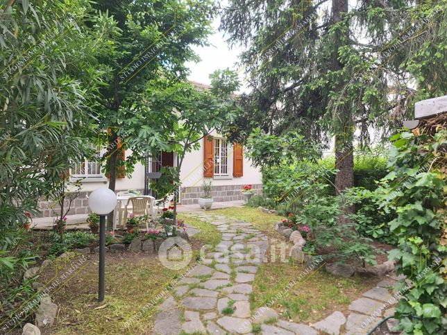 Casa indipendente in residenziale in Via Francesco Zanardi