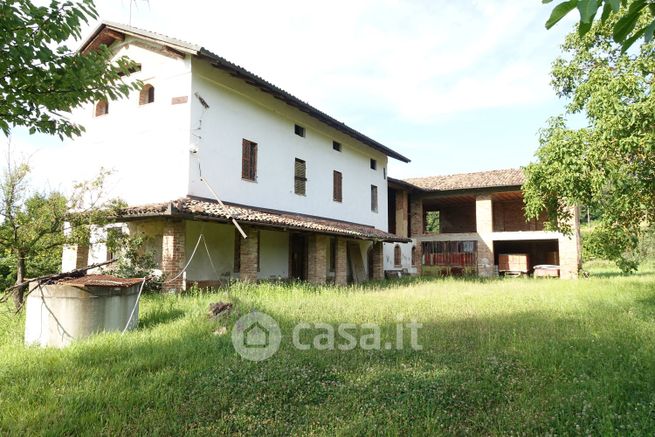 Casa indipendente in residenziale in Strada del Campo
