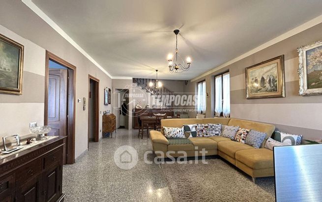 Casa indipendente in residenziale in Via Pontoglio