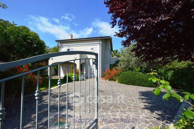 Villa in residenziale in 