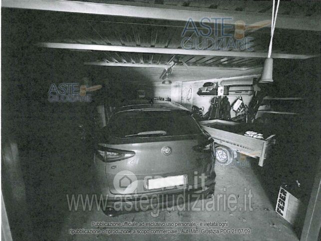 Box/posto auto in residenziale in Via XXV Aprile