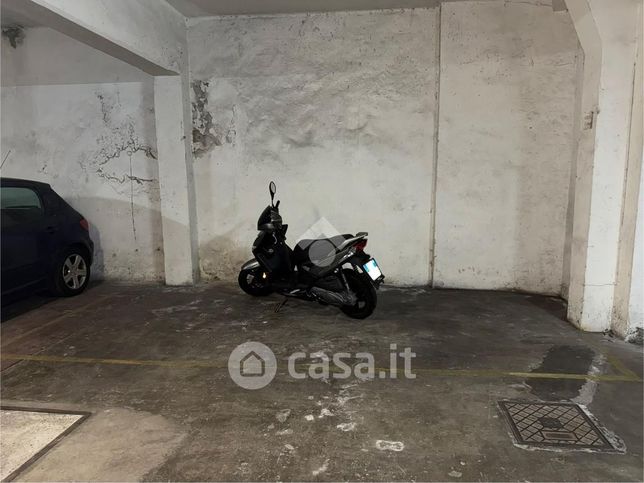 Box/posto auto in residenziale in Via Pier Fortunato Calvi 3
