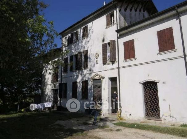 Casa indipendente in residenziale in Via Isolella 81