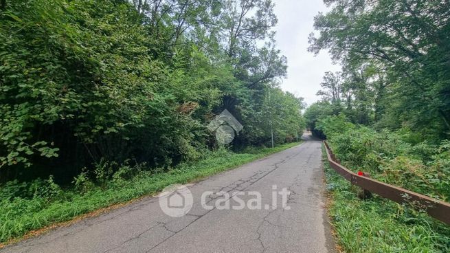 Terreno agricolo in commerciale in Via Dossi