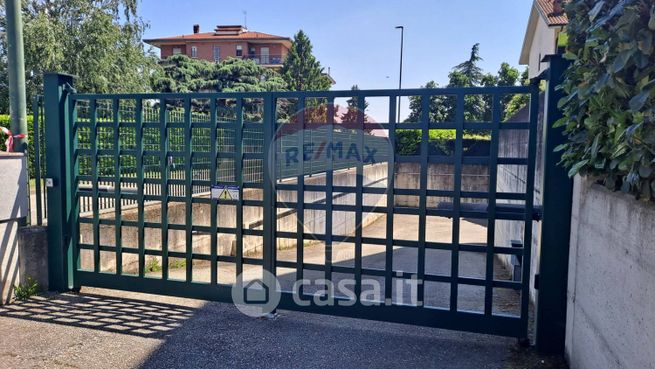 Box/posto auto in residenziale in Via Angelo Brofferio 15