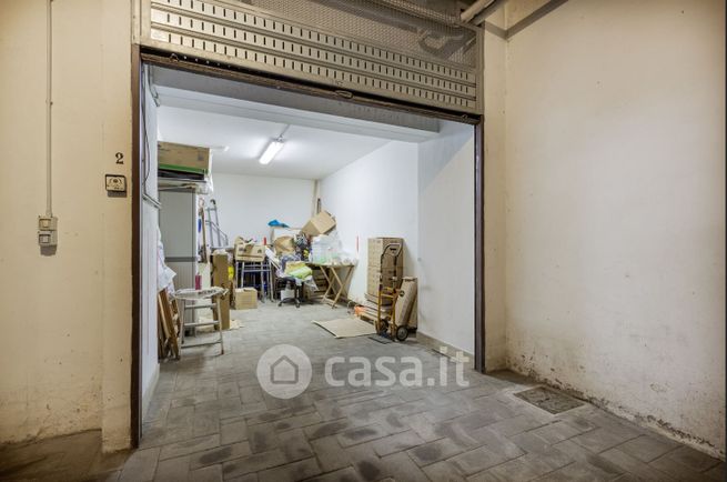 Box/posto auto in residenziale in Via Alberto Pollio 8