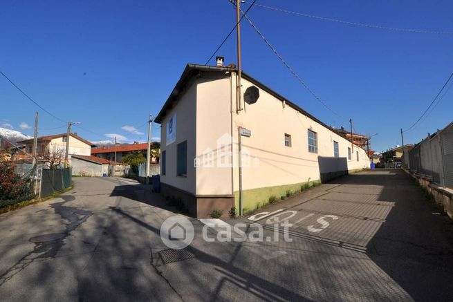 Capannone in commerciale in Via Giovanni Salato 40
