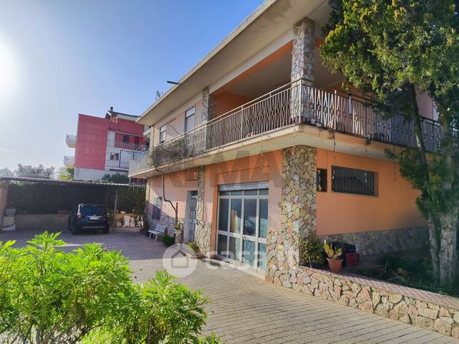 Villa in residenziale in Via Salvo D'Acquisto 8