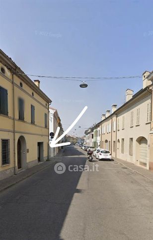 Capannone in commerciale in 