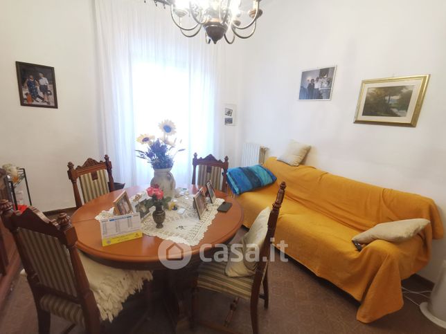 Casa indipendente in residenziale in Via Pistoiese