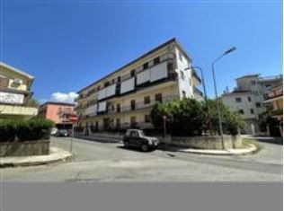 Casa indipendente in residenziale in 