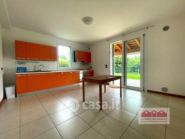 Casa bi/trifamiliare in residenziale in Strada SettecÃ 