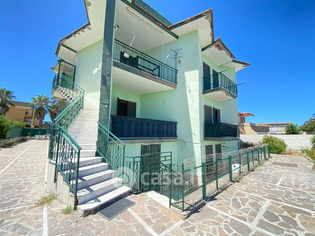 Appartamento in residenziale in Via Foce Vecchia 1
