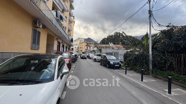 Garage/posto auto in residenziale in Via Alessandro Volta 18