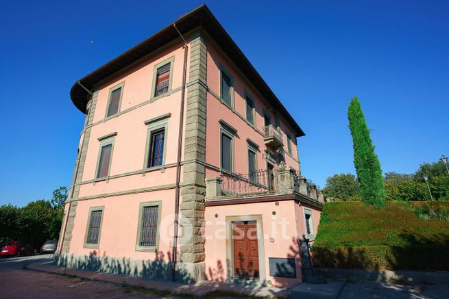 Villa in residenziale in 