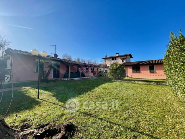 Villa in residenziale in 