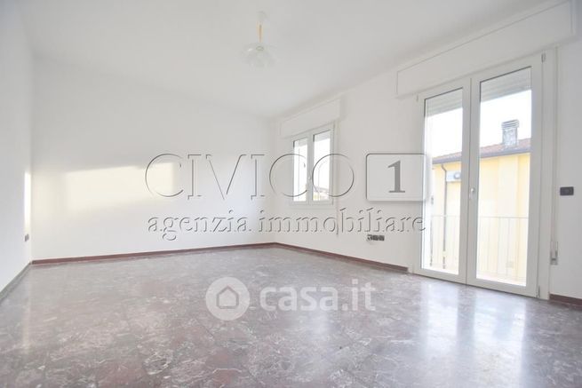 Casa bi/trifamiliare in residenziale in Via Italia Unita 1